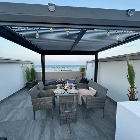 Apartment Piramide 13 *