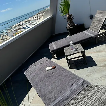Piramide 13 Apartment