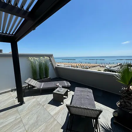 Apartment Piramide 13 *