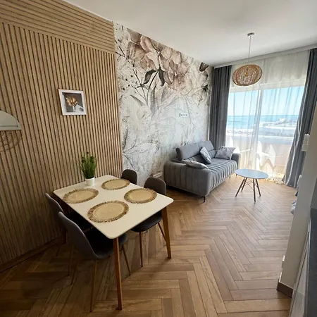 Piramide 13 Apartment